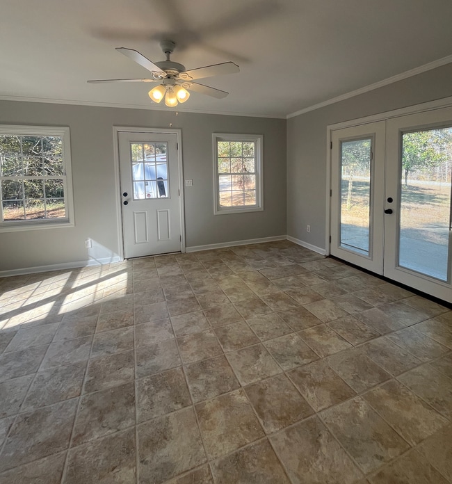 Photo - 551 Fountain Inn Rd