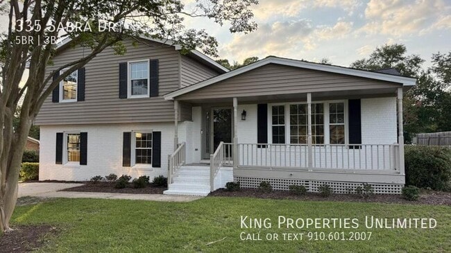 Building Photo - 335 Sabra Dr