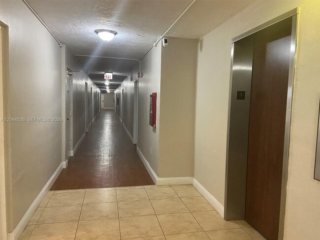 Photo - 7300 NW 17th St Unidad 210
