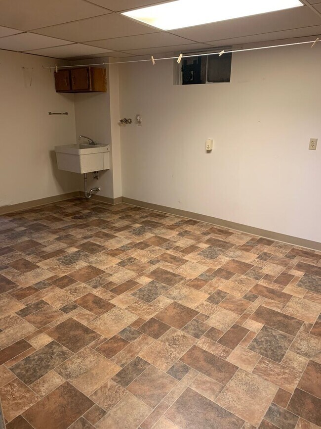 3 BEDROOMS, PLUS BONUS ROOM, 2 BATHROOM, S... - 3 BEDROOMS, PLUS BONUS ROOM, 2 BATHROOM, S... House