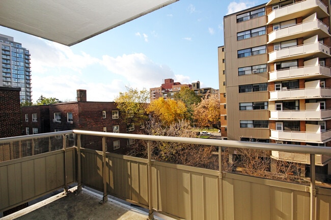 Photo - Davette Apartments