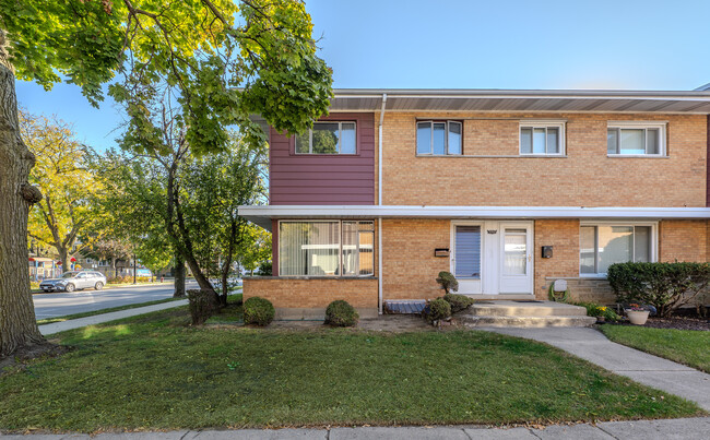 Photo - 2531 W Howard St Townhome