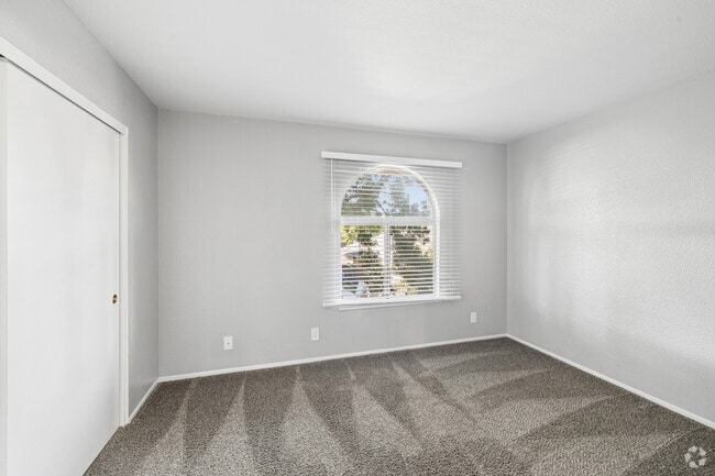 1BR, 1BA - 550SF - Bedroom