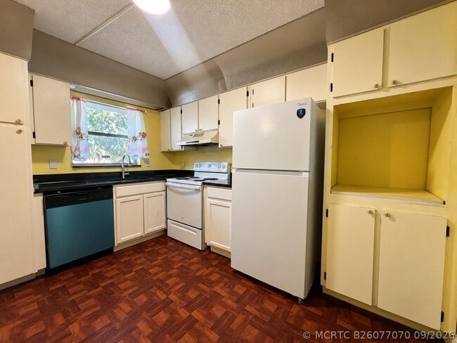 613 S State Rd 7 Unit 2F