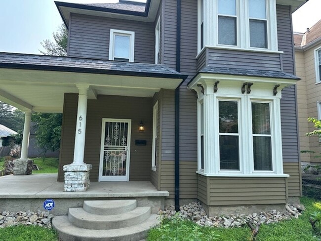 Building Photo - 615 N 22nd St Unit #A Rental