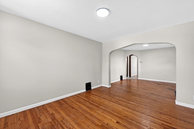 Photo - 304 Bayless Ave