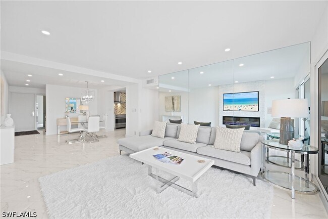 Photo - 3443 Gulf Shore Blvd N Unidad 803