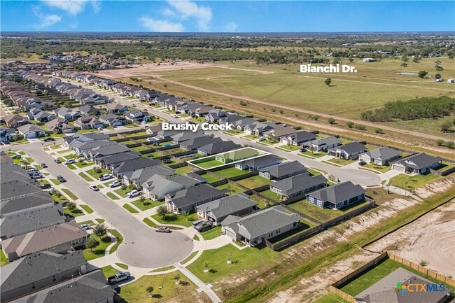 Photo - 412 Brushy Creek