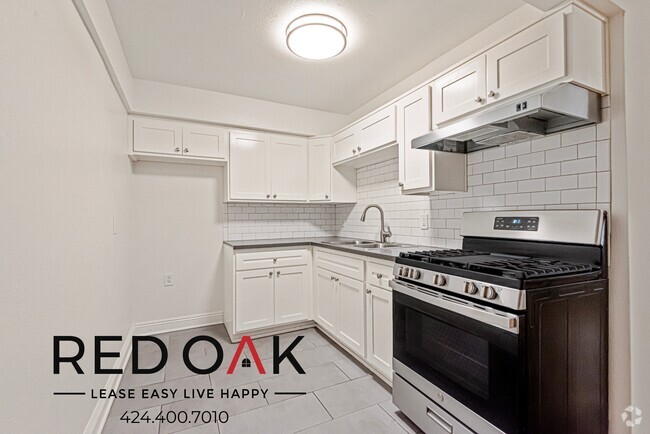 Building Photo - 326 1/2 Normandie Ave-309 Unit 309 Rental