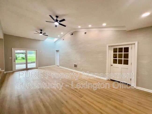 Photo - 3520 Combs Ferry Rd