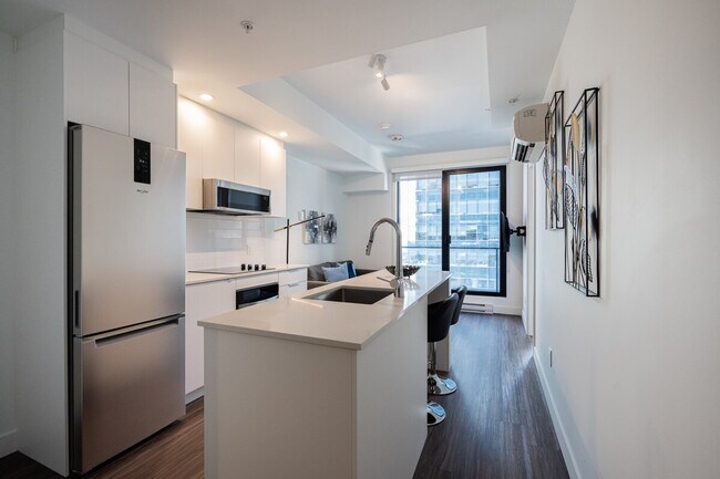 Photo - 665 Rue Versailles Unit ID1261796P