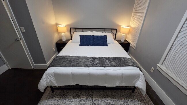 Photo - 1955 W 58th St Unit 1