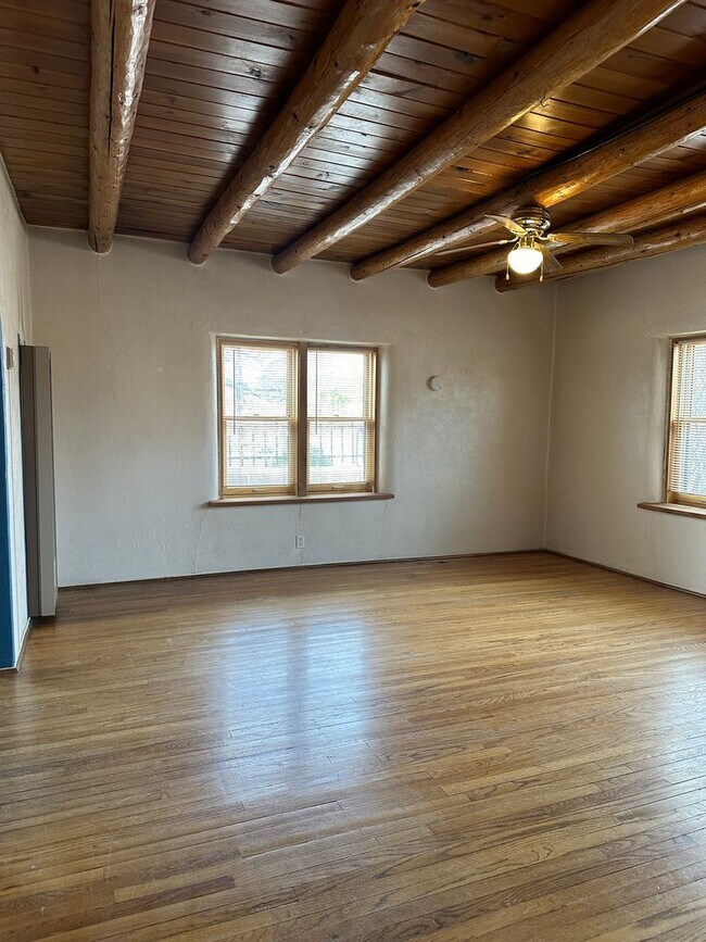 Photo - 726 W Manhattan Ave