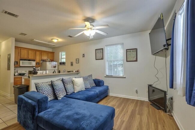 924 Ashburn Dr