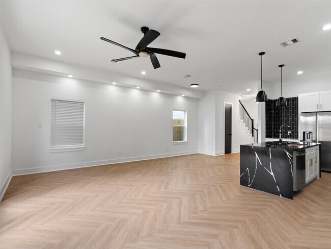 Photo - 4226 Sterling St