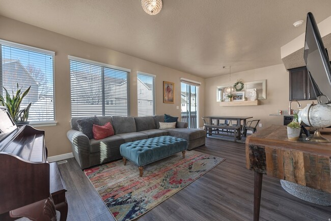 Photo - 3234 W Desert Lily Dr