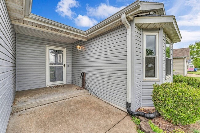 Photo - 709 E Apple Ridge