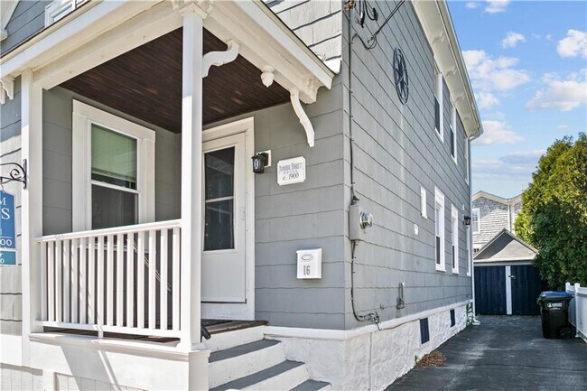 16 Dean Ave Unit 2