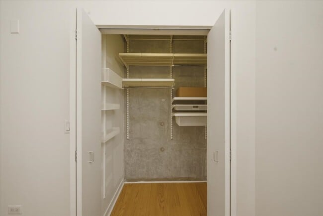 Photo - 235 W Van Buren St Unit #  04507