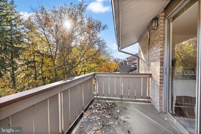 Photo - 110 Cross Keys Rd Unit F