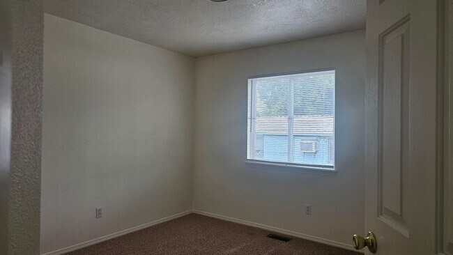 1218 E Ash St Unit C