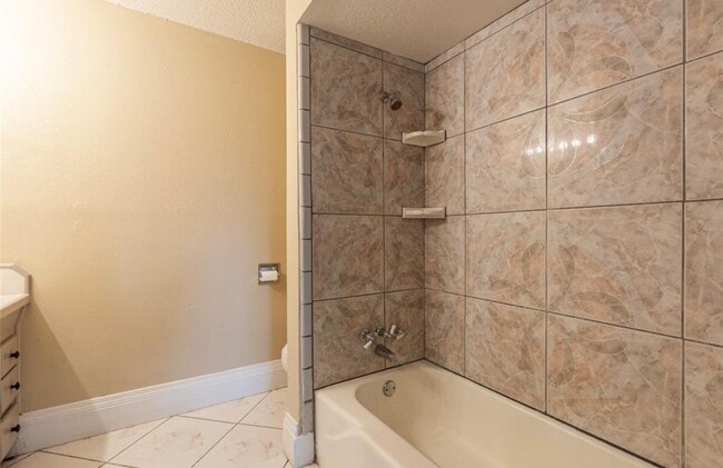 Building Photo - 1350 Strawberry St