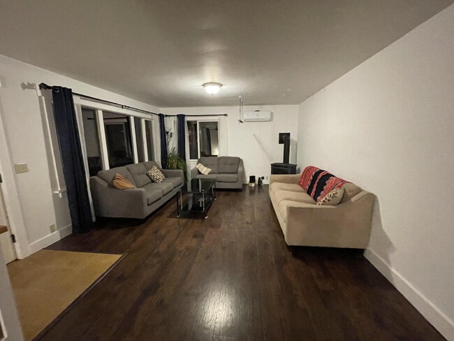 Photo - 3 Bed / 2 Bath Home in the Heart of Manhattan – Garage, Fenced Yard, Updated Interior