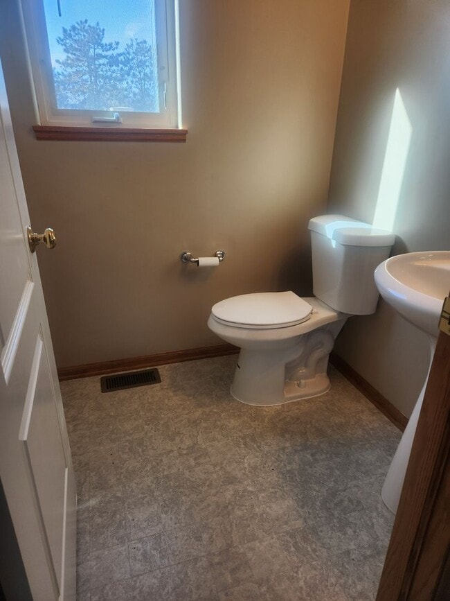 Photo - South Lincoln Townhouse with 4 bedrooms, 2 1/2 baths, and 2 stall garage.
