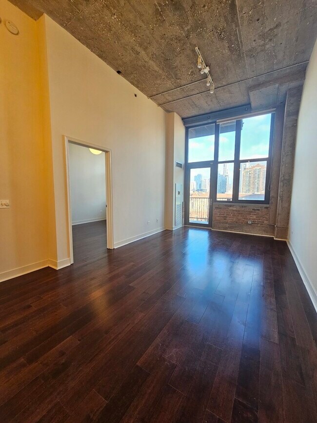 Photo - 320 E 21st St Unit 404