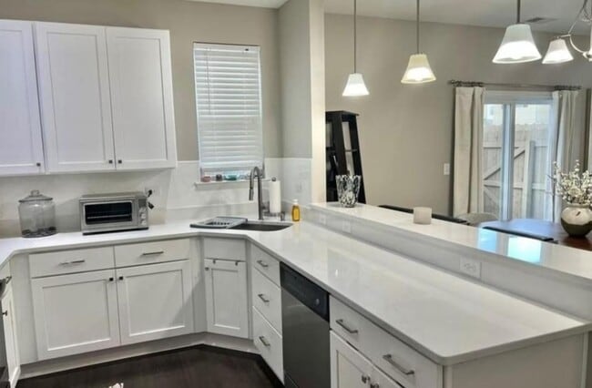 4405 Turnworth Arch
