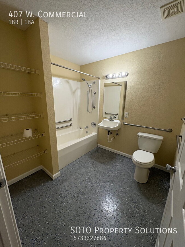 Photo - 407 W. Commercial-