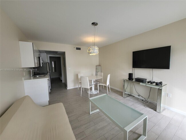 Photo - 1601 Meridian Ave Unit 106