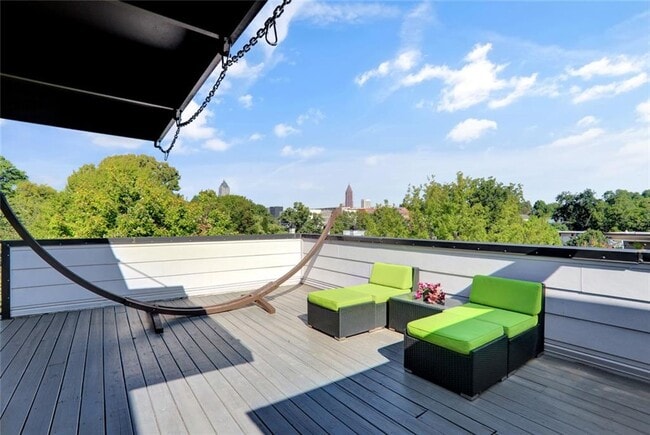 Photo - 623 Irwin St NE