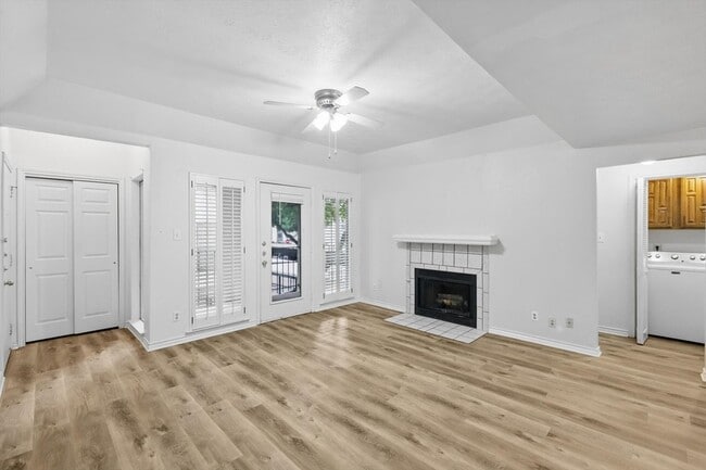 Photo - 3105 San Jacinto St Unit 207