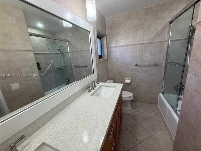 Photo - 1721 NE 48th Ct