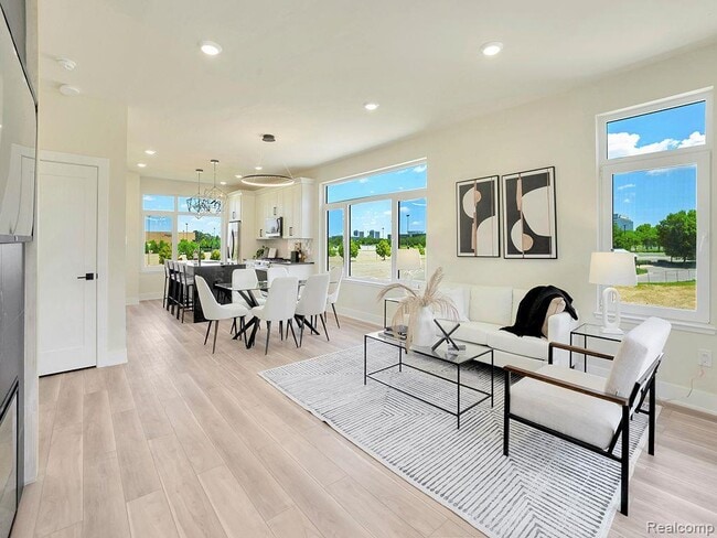 Photo - 741 Smart Town Dr