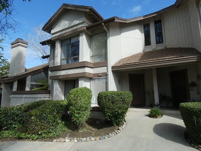Spacious Townhome at Stonebridge - Spacious Townhome at Stonebridge