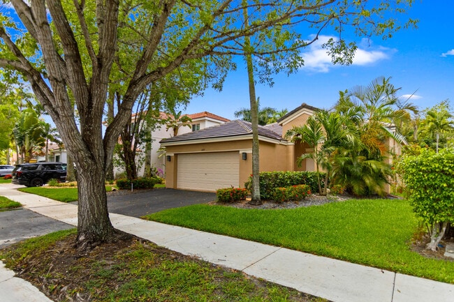 Photo - 1071 Bluewood Terrace