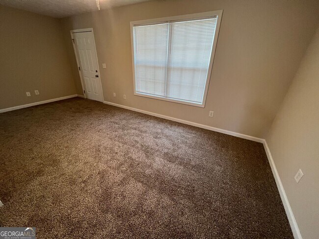 Photo - 158 Elder Dr SE
