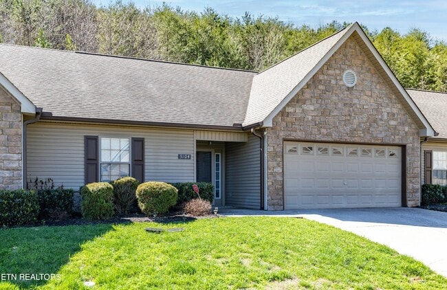 5104 Cates Bend Way