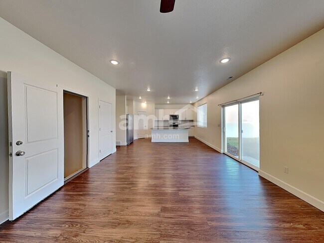 Photo - 212 Allen Ln