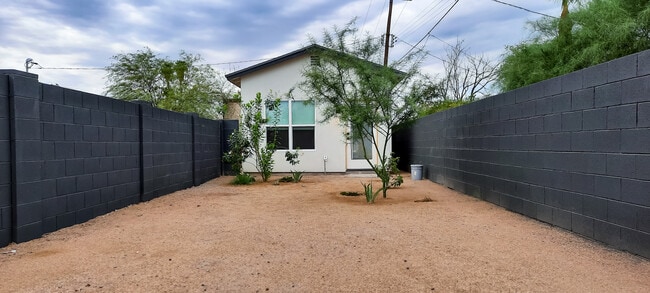 Building Photo - 1716 N 20th St