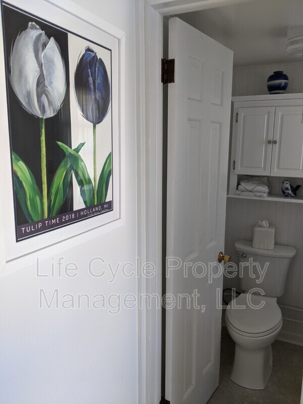 Photo - 2421 Lakefront Dr