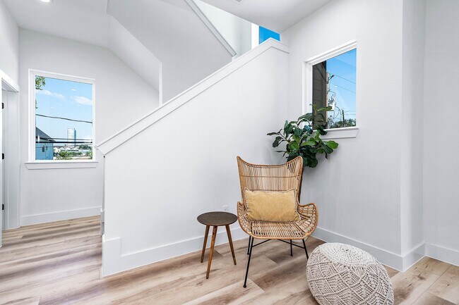 Photo - 3209 St Emanuel St