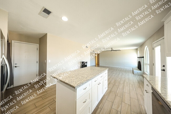 Photo - 10627 S 44th St