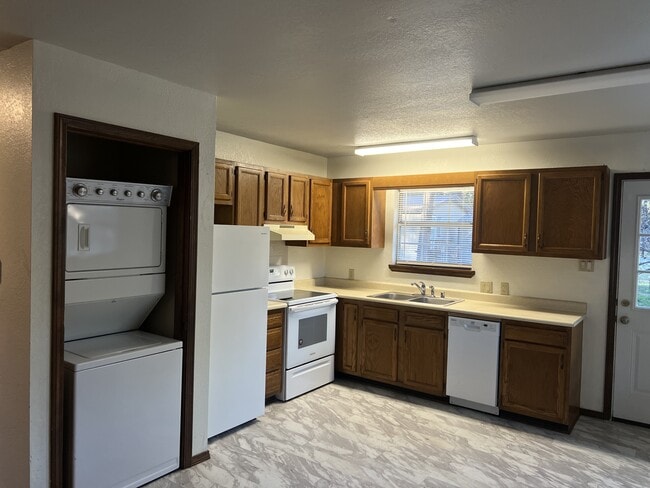 Photo - 108 Raymond Buckner Dr