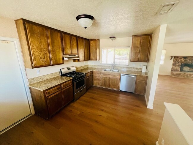 Photo - 3-Bedroom Hesperia Home 50% Off 1st Months...