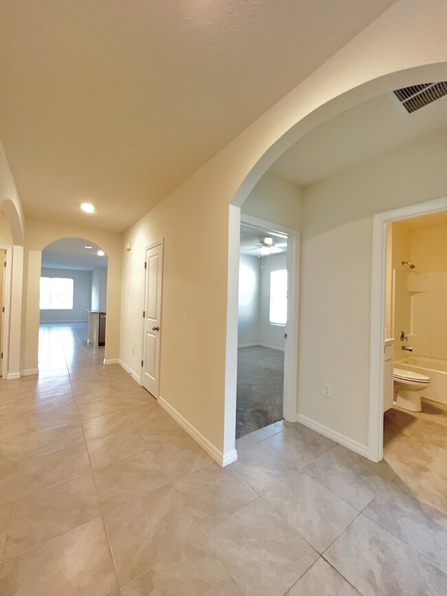 Photo - **4 bd/2bath Home available in the exclusive gated community of Lake Diamond!!!