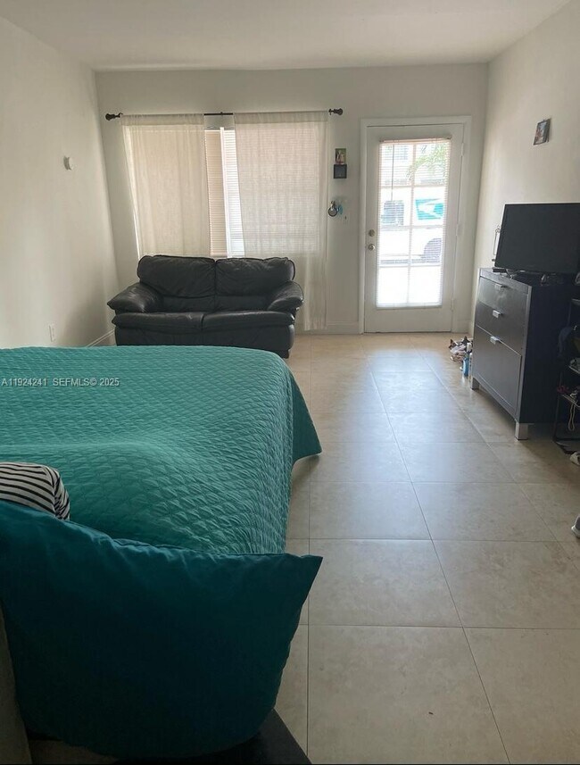 Photo - 635 8th St Unit 103