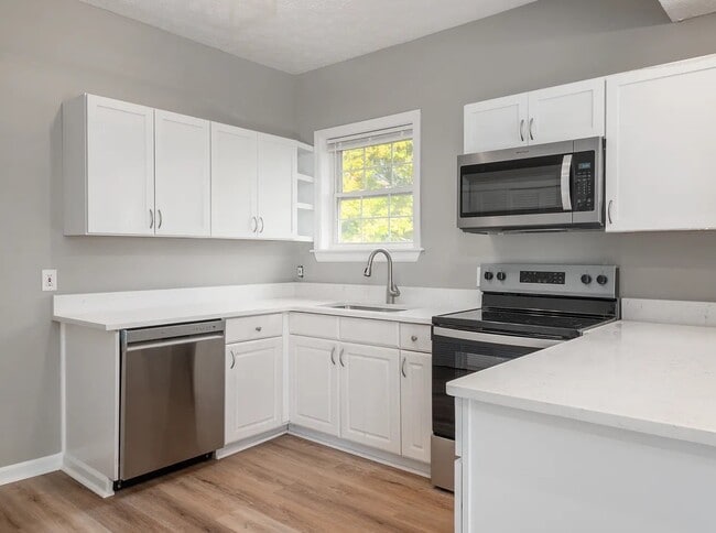 Photo - 2539 W 10th St